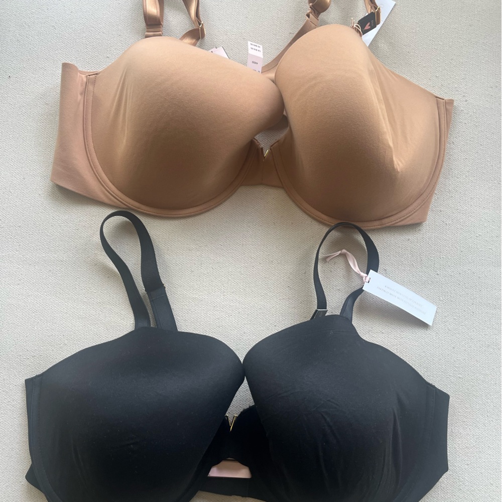 2 Victorias Secret LOVE CLOUD
Smooth Lightly Lined Full Coverage Bra 44DD
